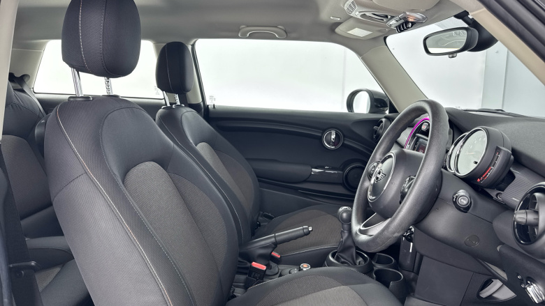 MINI Hatchback 1.5 Cooper Classic II 3dr Petrol Hatchback